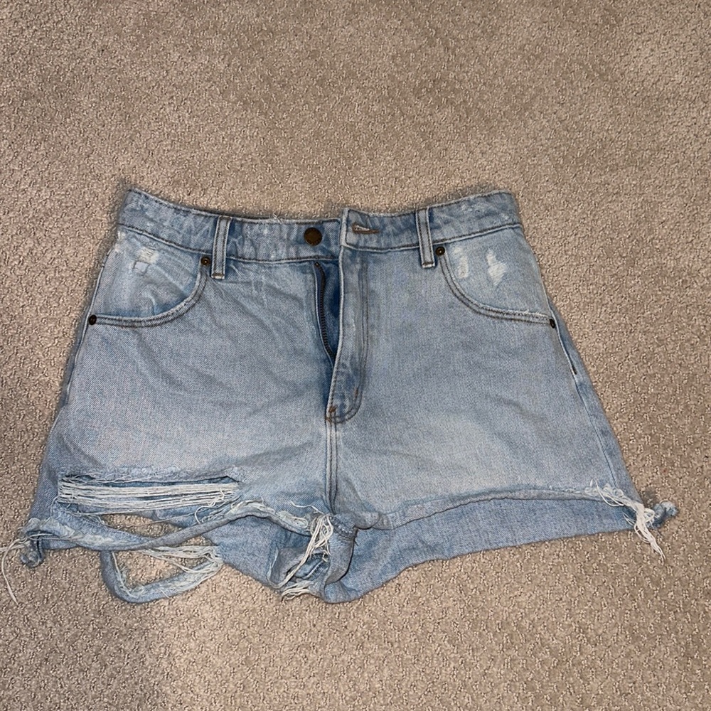 Toklas light wash denim shorts! Size:28